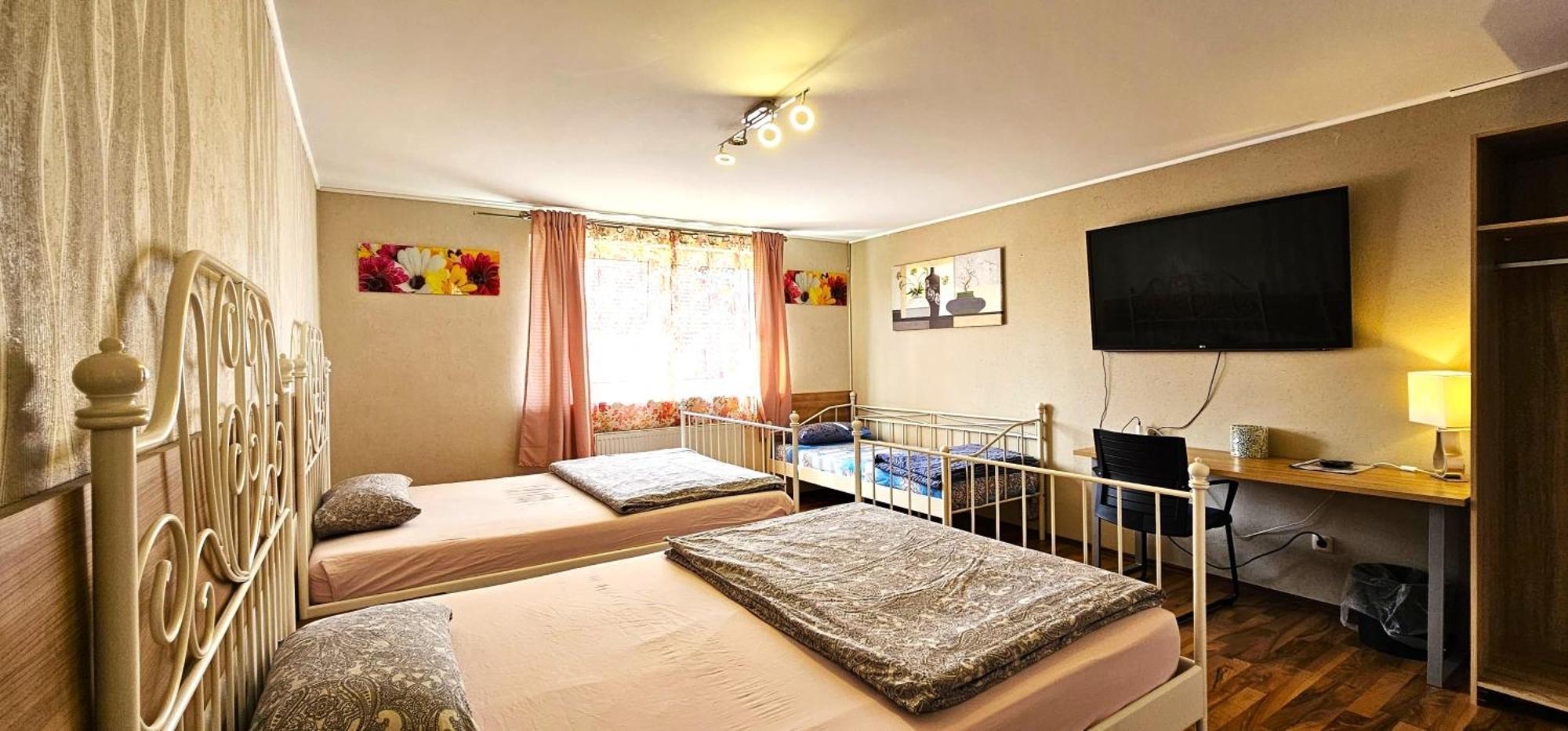 Gruendauer Monteurwohnung/Studentenwohnung ภายนอก รูปภาพ
